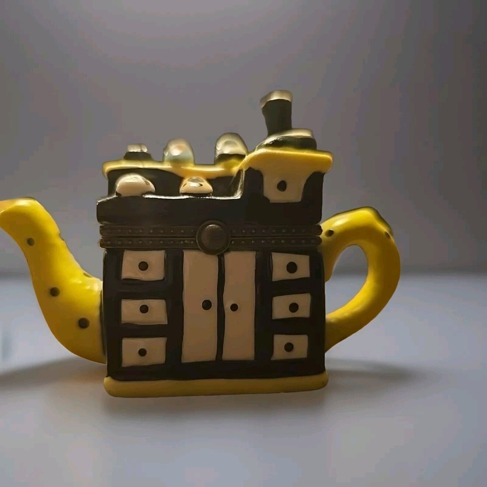 Trinket Box Vintage Teapot shaped Shoe Wardrobe‎ Closet Hinged Porcelain Jewelry